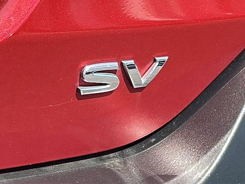 Used 2018 Nissan Kicks SV FWD image 8