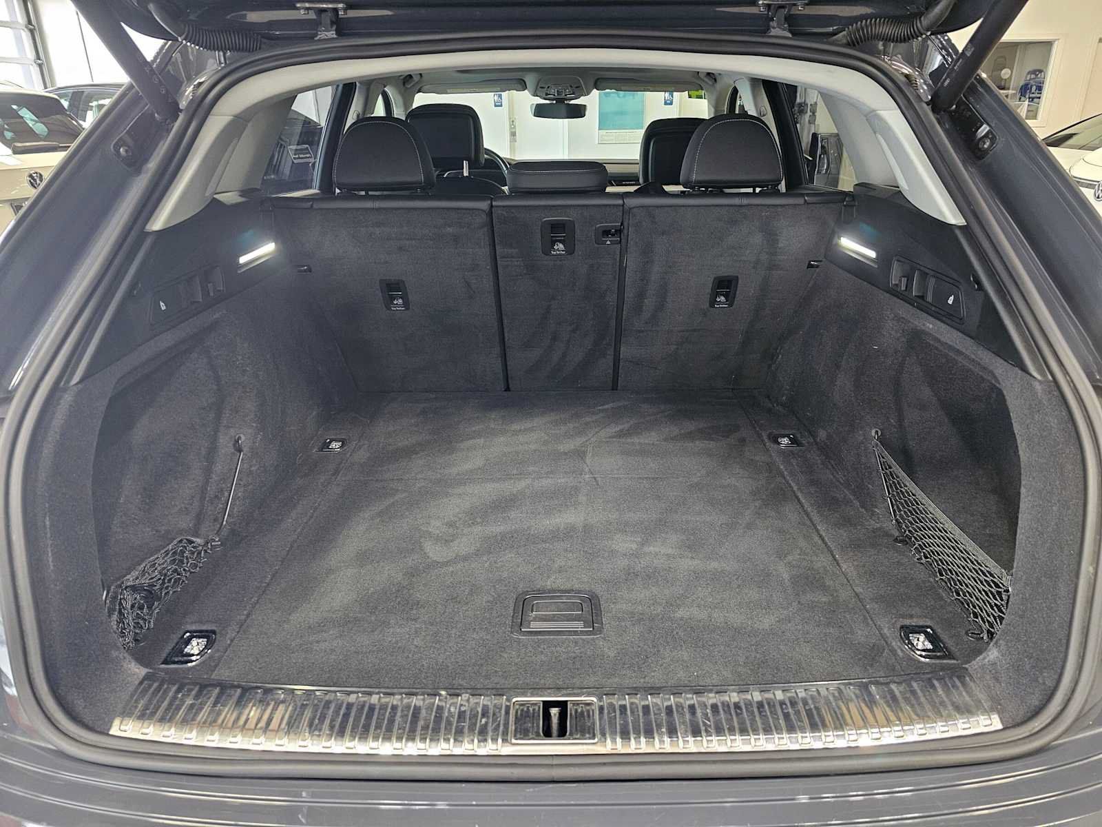 Used 2024 Audi Q8 e-tron Premium Plus AWD/4WD image 16