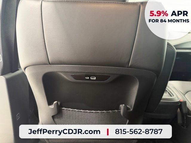 New 2027 Chrysler Pacifica Select AWD/4WD image 27