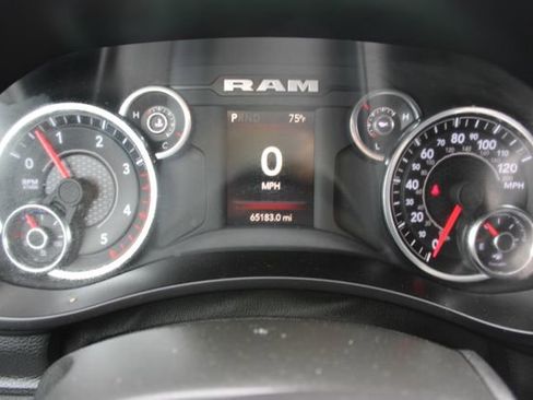 Used 2024 RAM 3500 Tradesman w/ Chrome Appearance Group AWD/4WD image 18