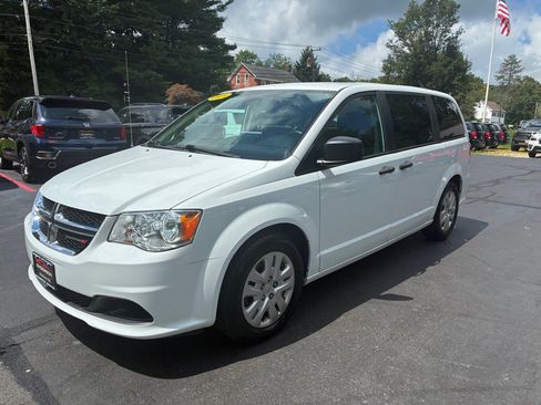 Used 2019 Dodge Grand Caravan SE FWD image 1