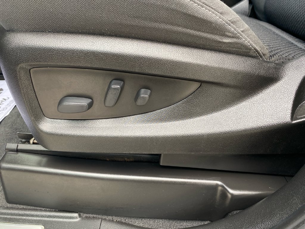 Certified 2019 Chevrolet Silverado 1500 LT w/ All Star Edition AWD/4WD image 19