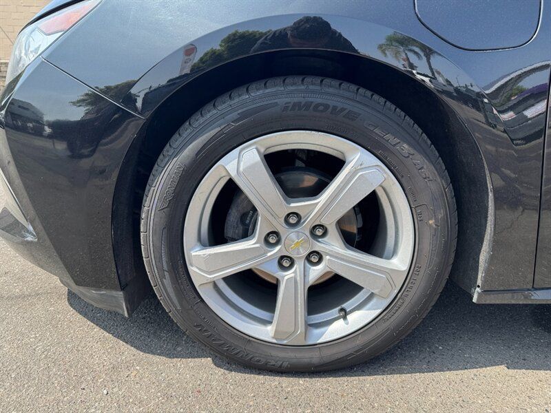Used 2018 Chevrolet Volt LT FWD image 6
