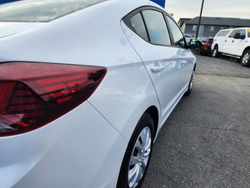 Used 2019 Hyundai Elantra SE w/ Cargo Package image 30