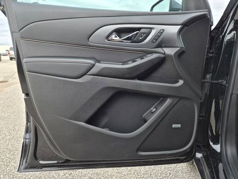Used 2021 Chevrolet Traverse Premier FWD image 14