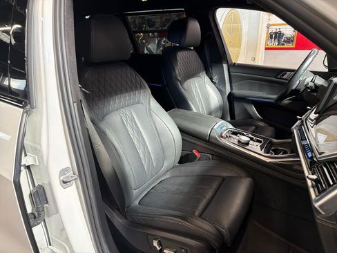 Used 2023 BMW X7 M60i w/ Executive Package image 21