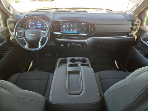 Used 2022 Chevrolet Silverado 1500 LT w/ Z71 Off-Road Package image 16