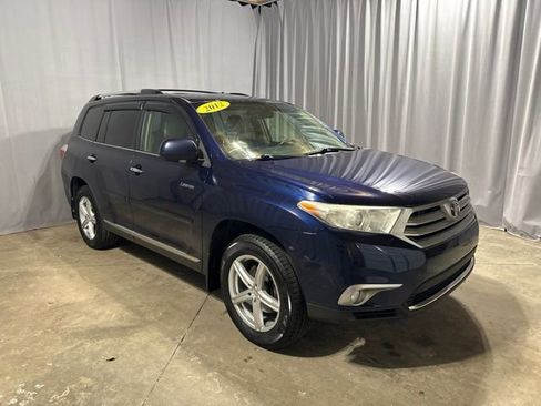 Used 2012 Toyota Highlander Limited w/ Tow Pkg AWD/4WD image 3