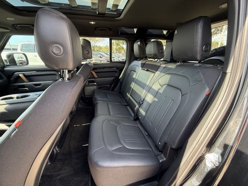 Used 2023 Land Rover Defender 110 X image 27