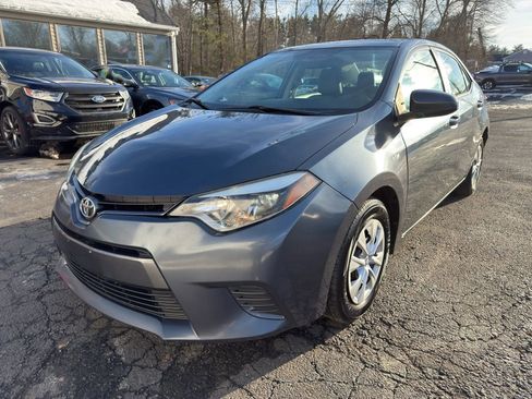 Used 2015 Toyota Corolla LE image 3
