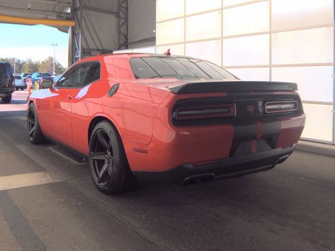 Used 2016 Dodge Challenger SRT Hellcat RWD image 6