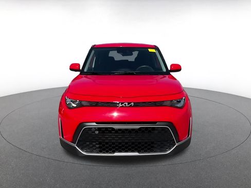 Used 2025 Kia Soul LX w/ LX Technology Package FWD image 3