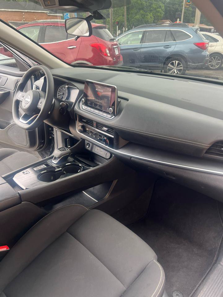 Used 2024 Nissan Rogue S FWD image 16