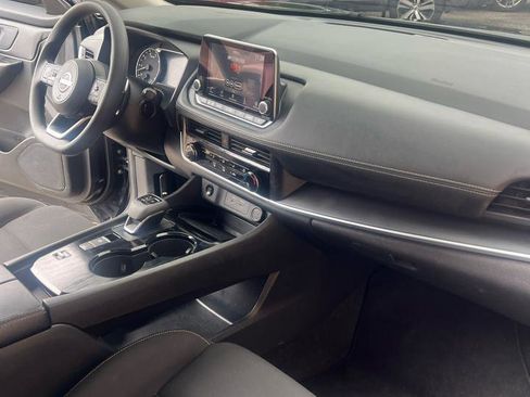 Used 2024 Nissan Rogue S FWD image 16