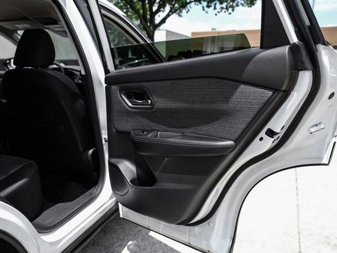 Used 2023 Nissan Rogue SV FWD image 47