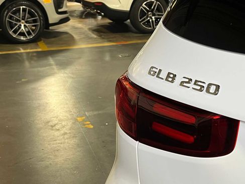 Certified 2025 Mercedes-Benz GLB 250 4MATIC image 15