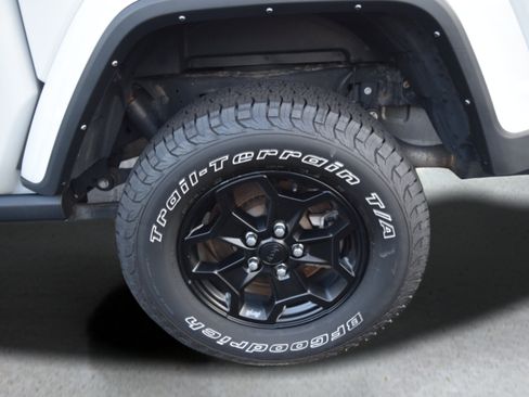 Used 2021 Jeep Gladiator Sport AWD/4WD image 6