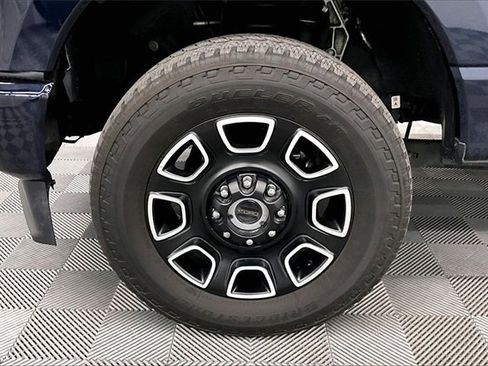 Used 2024 Ford F350 Platinum w/ FX4 Off-Road Package image 9