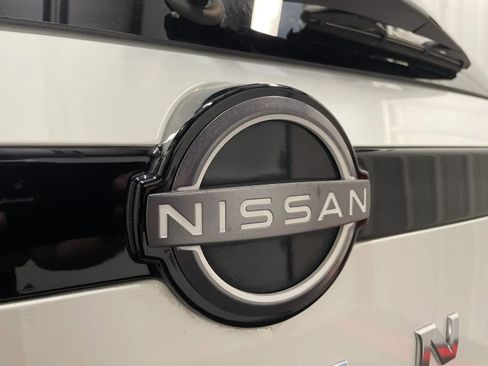 Used 2022 Nissan Pathfinder SV w/ SV Premium Package AWD/4WD image 14