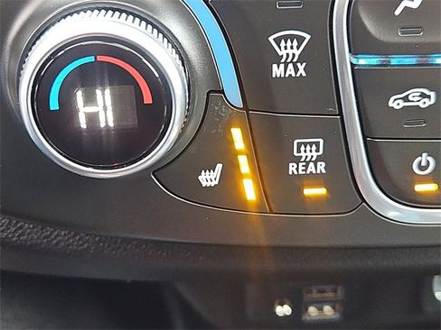 Used 2020 Chevrolet Traverse RS image 21