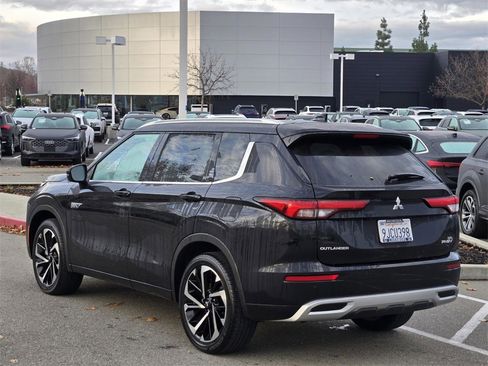 Used 2024 Mitsubishi Outlander SEL Black Edition image 6