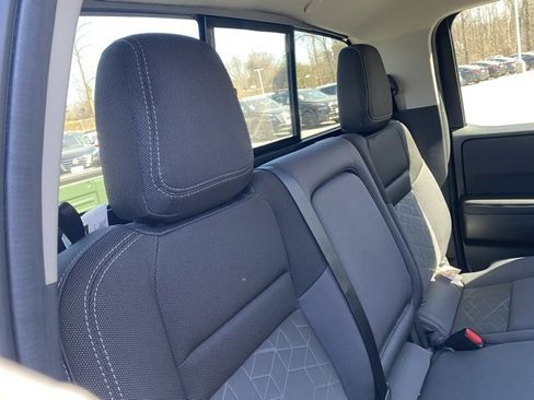 New 2025 Nissan Frontier SV image 30
