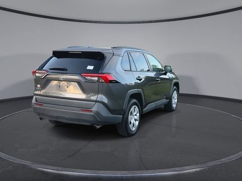 Used 2021 Toyota RAV4 LE FWD image 8