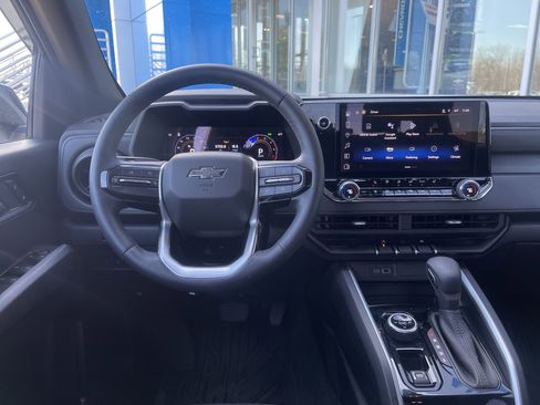 Used 2025 Chevrolet Colorado Trail Boss image 17