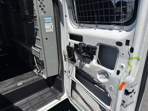 Used 2015 Chevrolet Express 2500 RWD image 28
