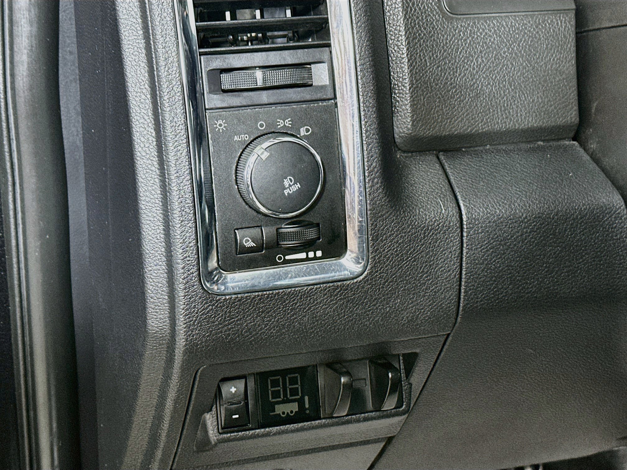Used 2011 RAM 2500 Laramie w/ HD Snow Plow Prep Group AWD/4WD image 10