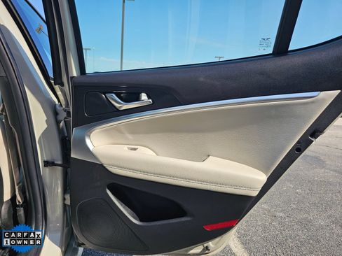 Used 2025 Genesis G70 2.5T AWD/4WD image 36