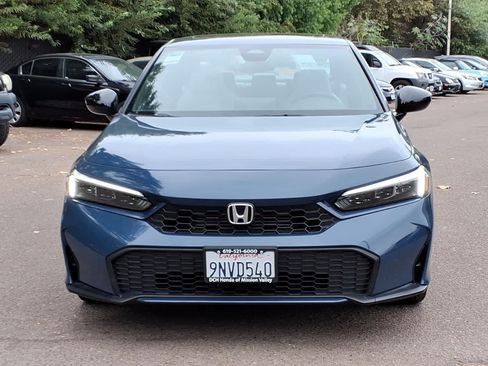 Used 2025 Honda Civic Sport image 2
