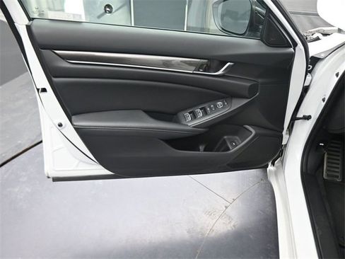 Used 2022 Honda Accord Sport image 17