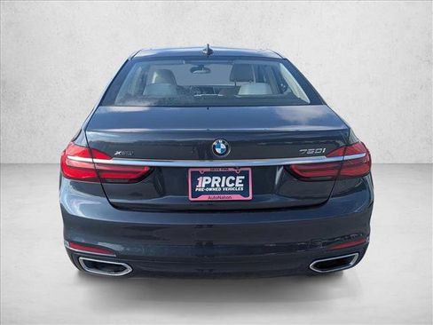 Used 2017 BMW 750i xDrive AWD/4WD image 6