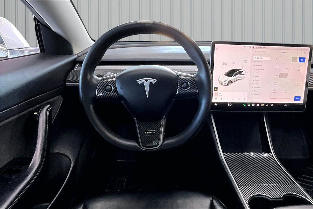 Used 2020 Tesla Model 3 Standard Range Plus RWD image 8