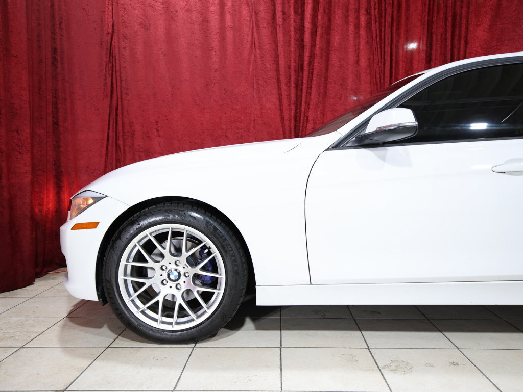 Used 2014 BMW 320i Sedan RWD image 4