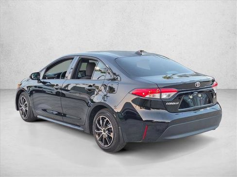 Used 2026 Toyota Corolla LE FWD image 7