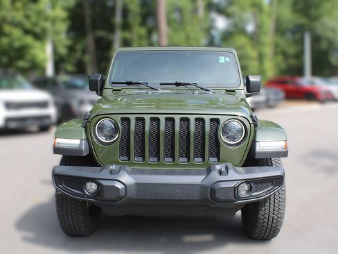 Used 2023 Jeep Wrangler Unlimited Sahara AWD/4WD image 16