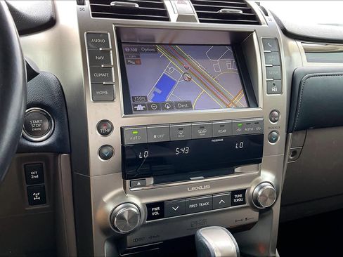 Used 2021 Lexus GX 460 Luxury w/ Accessory Package AWD/4WD image 35