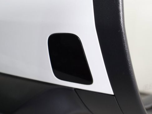 Used 2021 Volkswagen ID.4 Pro image 37