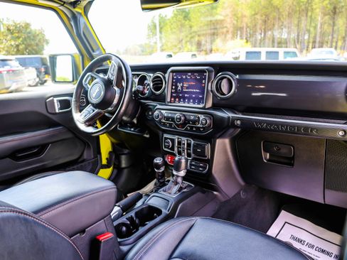 Used 2022 Jeep Wrangler Unlimited Rubicon w/ Trailer Tow Package AWD/4WD image 8