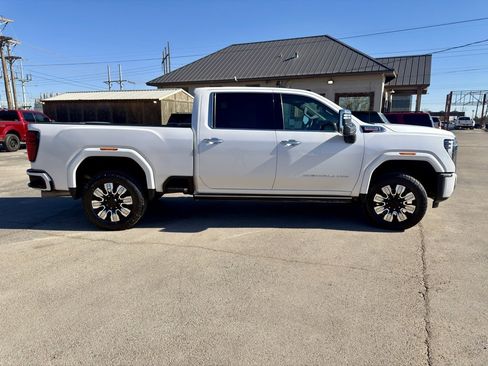 Used 2024 GMC Sierra 2500 Denali w/ Denali Reserve Package image 7