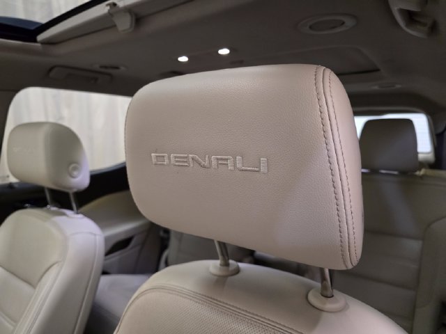 Used 2017 GMC Acadia Denali w/ Technology Package AWD/4WD image 16