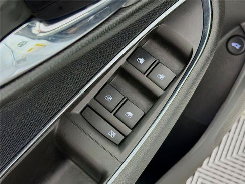 Used 2016 Chevrolet Cruze LT FWD image 22