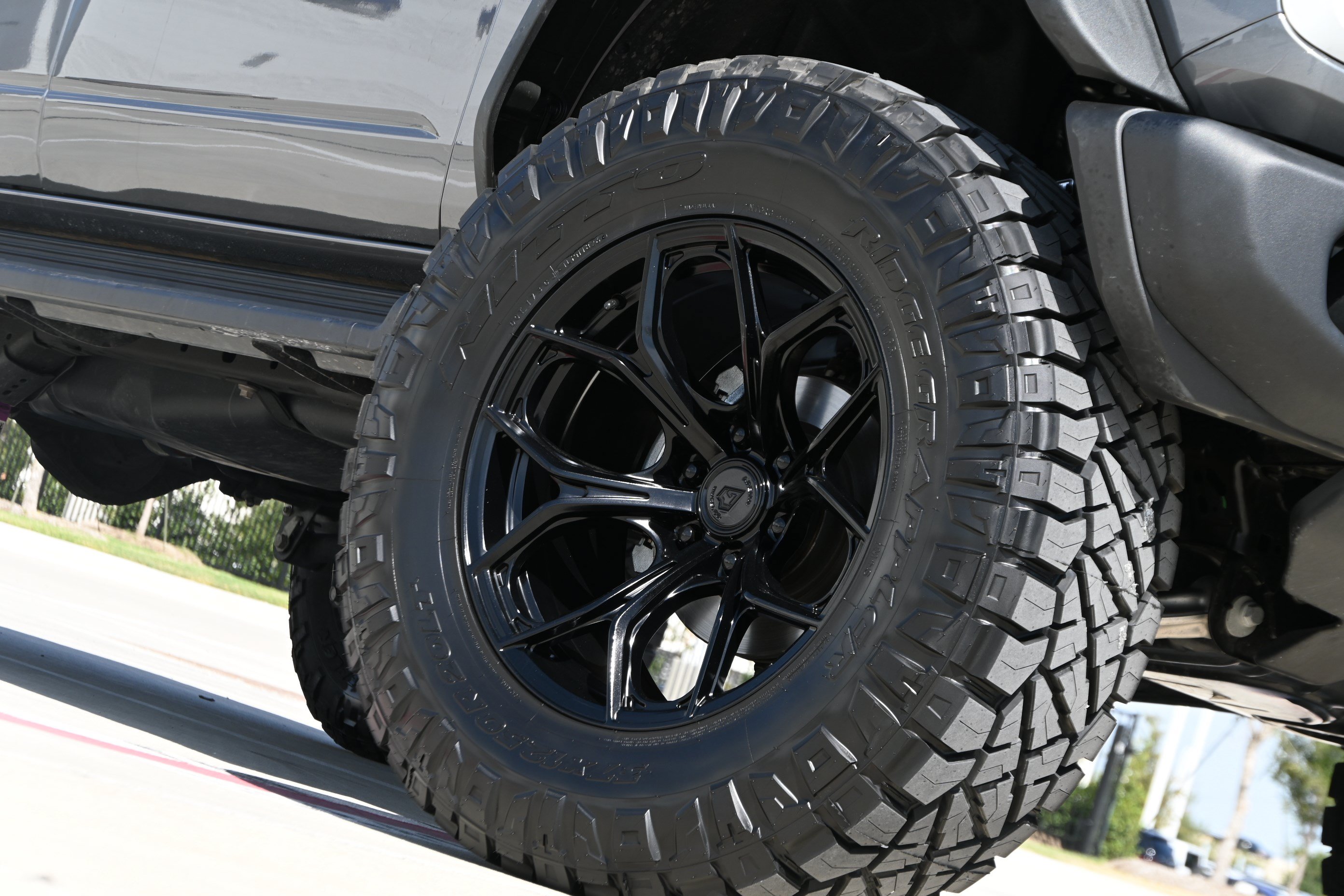 Used 2025 Ford Bronco Heritage Edition AWD/4WD image 11