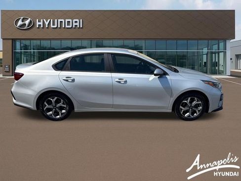 Used 2020 Kia Forte LXS FWD image 6