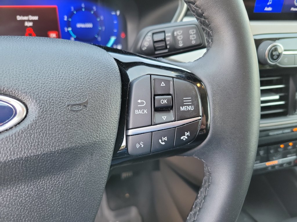 Used 2022 Ford Escape SEL w/ Technology Package FWD image 24