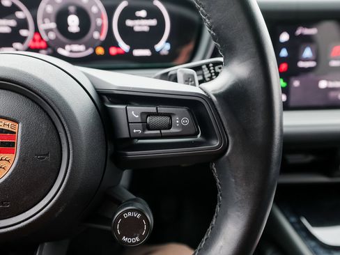 Certified 2024 Porsche Cayenne image 16