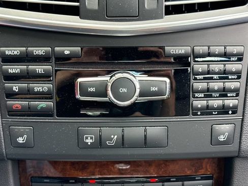 Used 2013 Mercedes-Benz E 350 4MATIC Sedan image 32