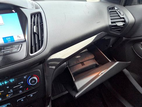 Used 2018 Ford Escape SE w/ SE Sport Appearance Package image 23